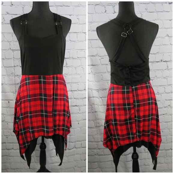 Dressfo Dresses & Skirts - NWT - Women's Red & Black Handkerchief Dress
